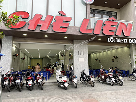 The Chè Liên storefront in Da Nang, marked by its large red sign.