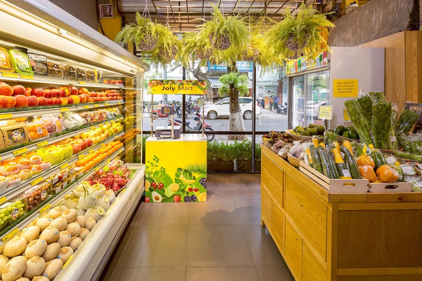 Inside Joly Mart, an imported-goods grocery store in Hải Châu, Da Nang.
