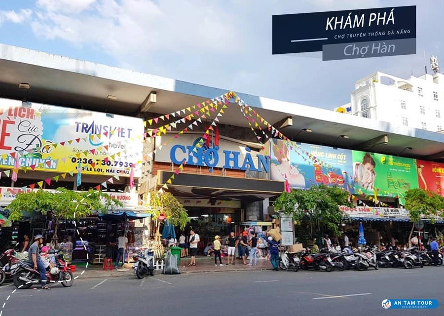 Chợ Hàn (Han Market) on Trần Phú street by the Hàn River, Da Nang.