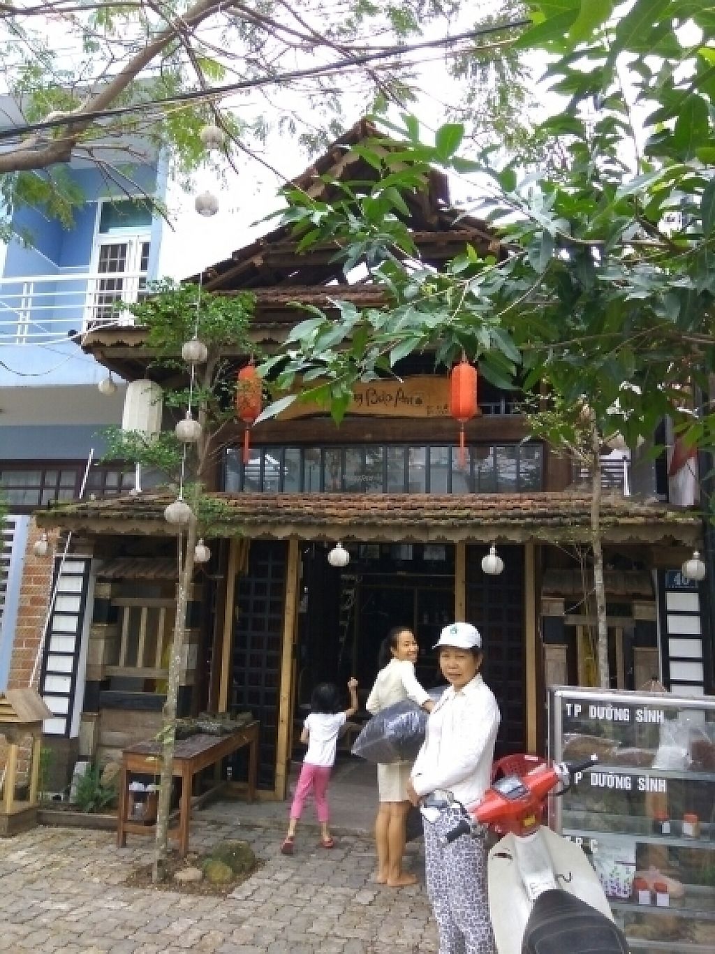 Entrance to Thực Dưỡng Bảo An macrobiotic shop at 56 Hoàng Bích Sơn, An Hải Bắc, Sơn Trà.