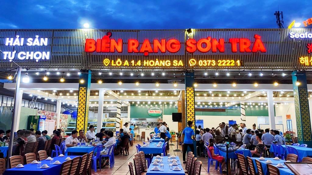 The storefront of Biển Rạng Sơn Trà on the Hoàng Sa seafront at Mân Thái, Da Nang.