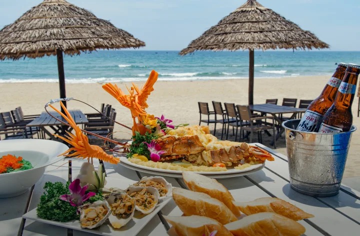 Muối Biển Seafood near My Khe Beach, Da Nang